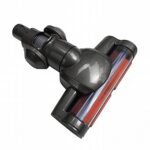 מברשת ממונעת לדייסון V6 בפעולה